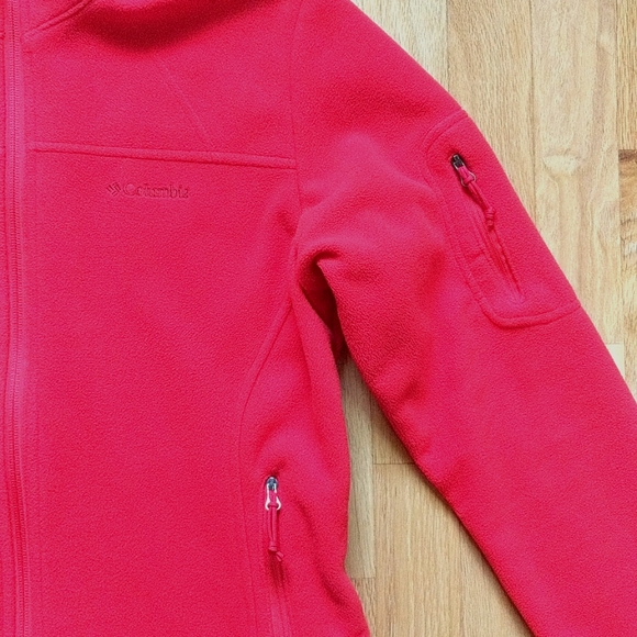 Columbia Fleece Shell Jacket Size Size Medium in a Vibrant Cherry Red. - Picture 3 of 8